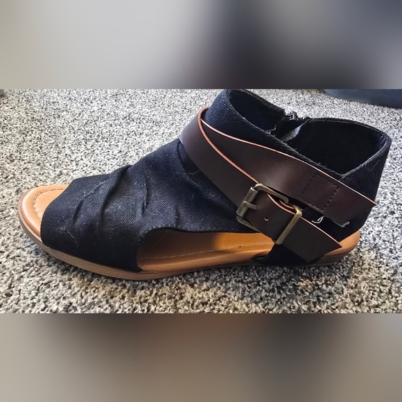 Soda Shoes Womens Size 7.5 Black Fabric Buckle Slip On Flat Sandal Slides - Picture 10 of 12